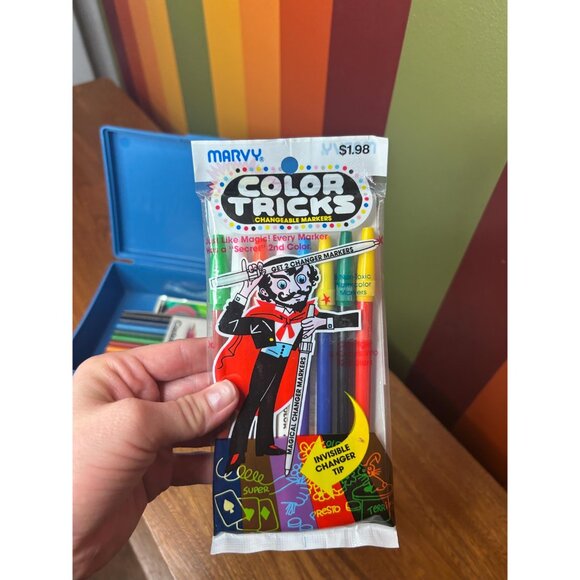 Blue plastic vintage pencil case with pencil crayons and markers mini paint set - Picture 3 of 6